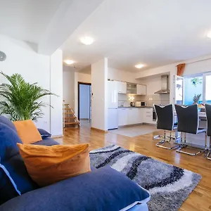 Rainbow Apartman